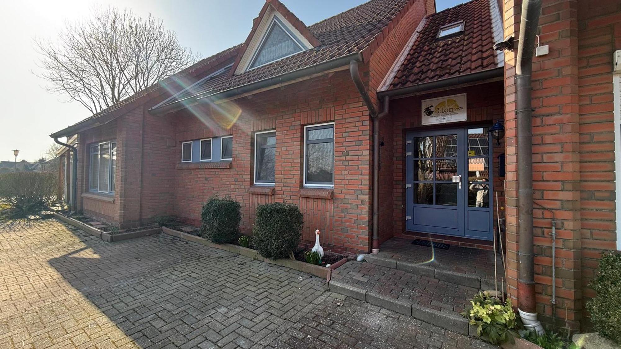 Pension Restaurant Pizzeria Lion Krummhoern Exterior photo
